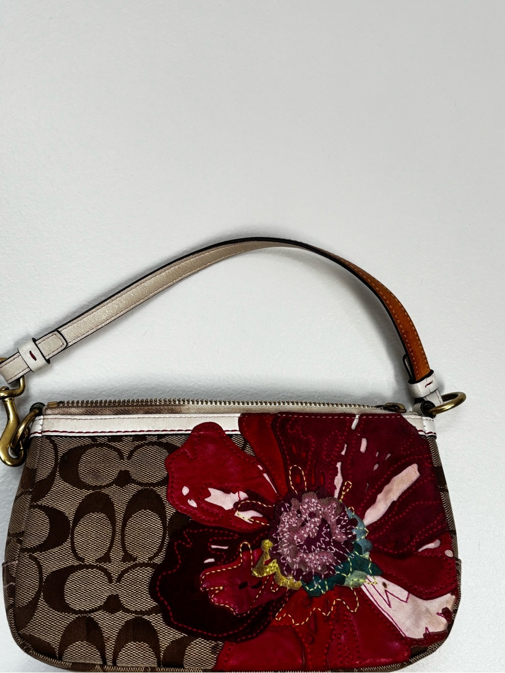 VTG Coach Signature Shoulder Bag with Red and Pink Floral Applique - Picture 6 of 12